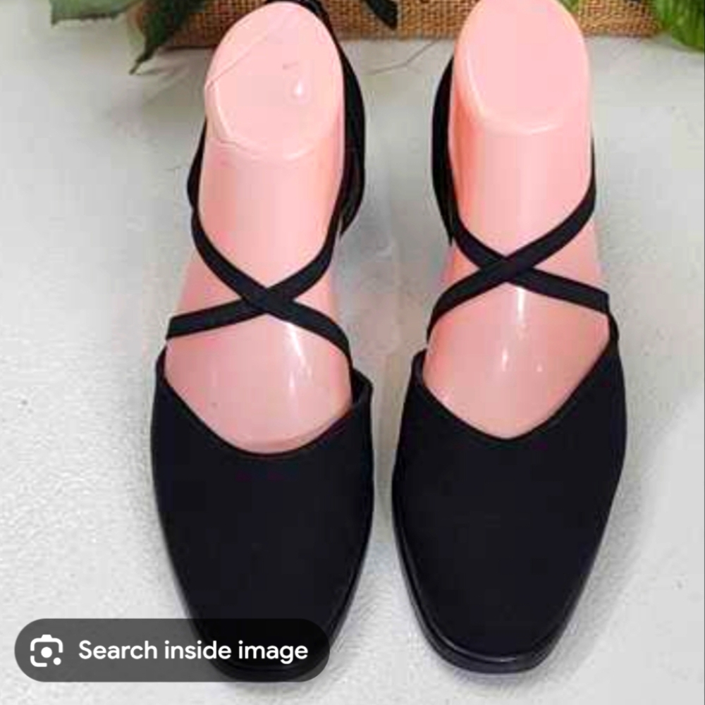 Munro Womens Black‎ Flats with Crisscross Straps Sz.9